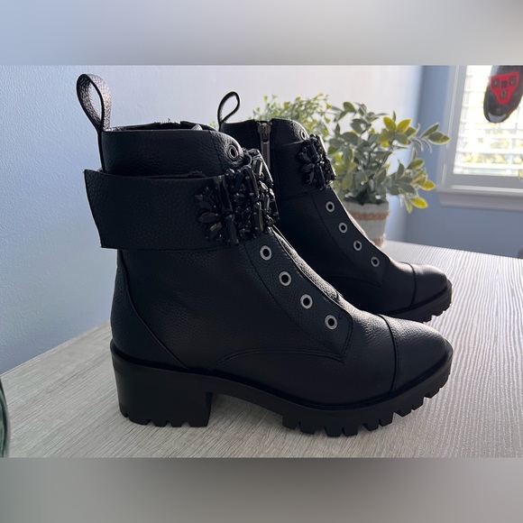 KARL LAGERFELD PARIS
Women's Pippa Lug sole Booties - Picture 3 of 10